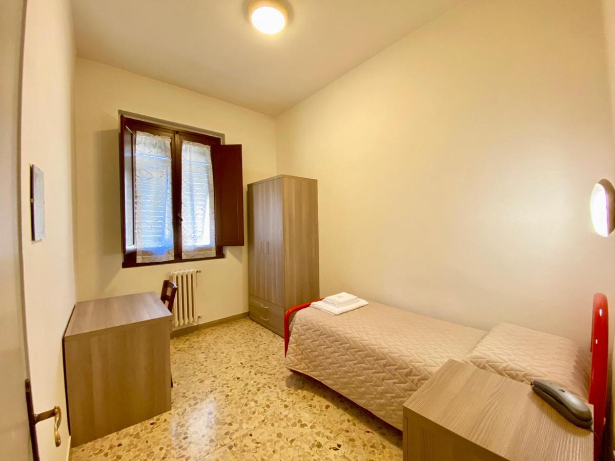 Casa Per Ferie Regina Santo Rosario Panzió Firenze Kültér fotó