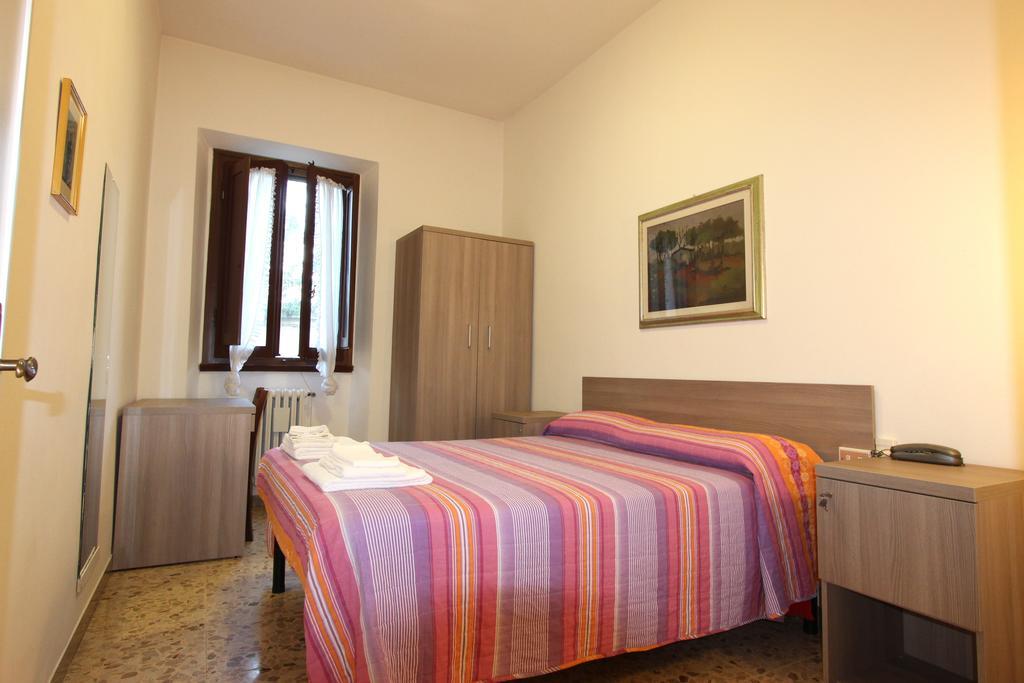 Casa Per Ferie Regina Santo Rosario Panzió Firenze Szoba fotó